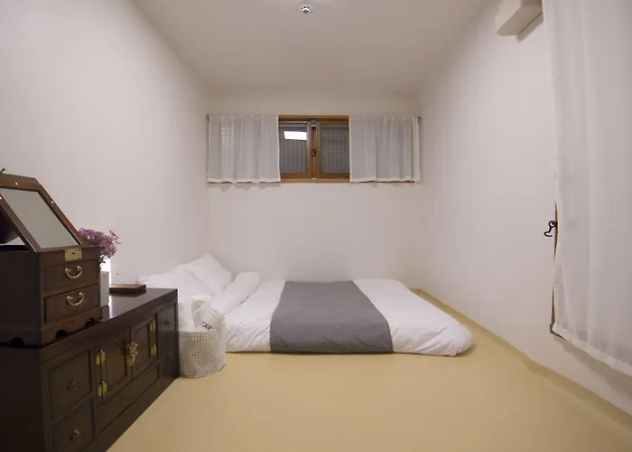 256 Hanok Guest house