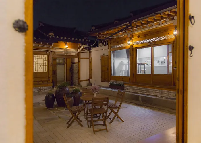256 Hanok