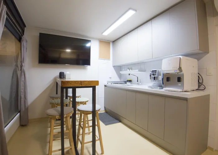 256 Hanok